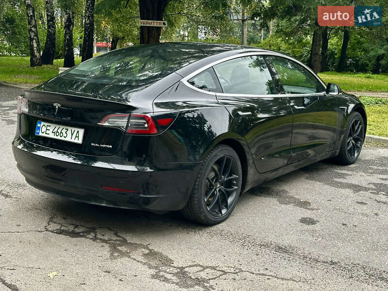 Седан Tesla Model 3 2019 в Черновцах