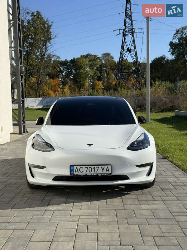 Седан Tesla Model 3 2022 в Луцьку