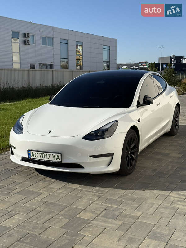 Седан Tesla Model 3 2022 в Луцьку