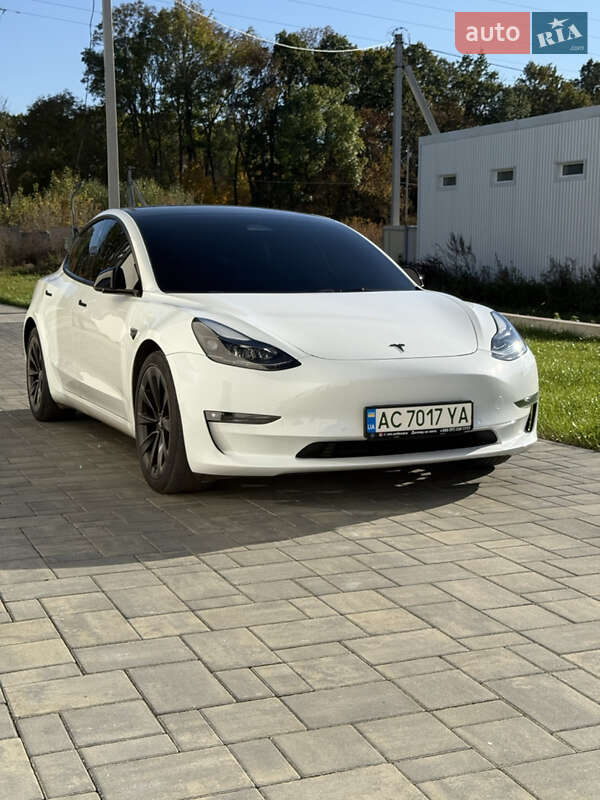 Седан Tesla Model 3 2022 в Луцьку