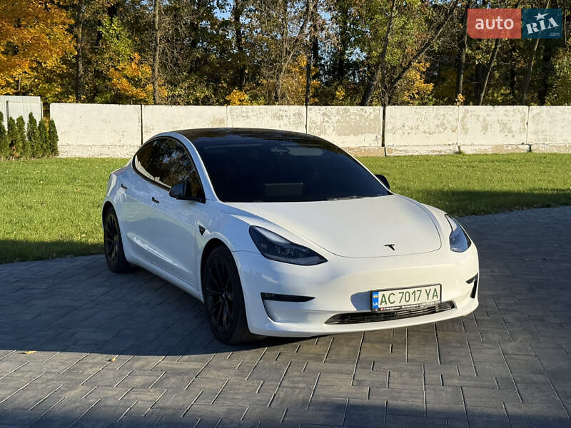 Седан Tesla Model 3 2022 в Луцьку
