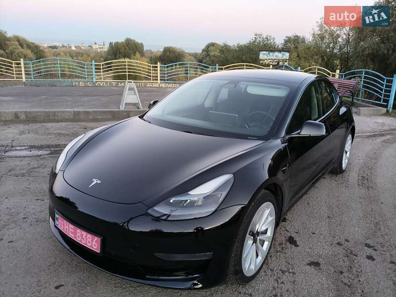 Седан Tesla Model 3 2021 в Луцьку