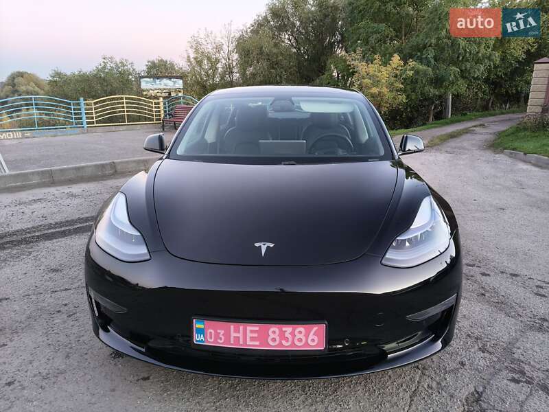 Седан Tesla Model 3 2021 в Луцьку