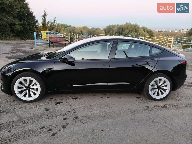 Седан Tesla Model 3 2021 в Луцьку