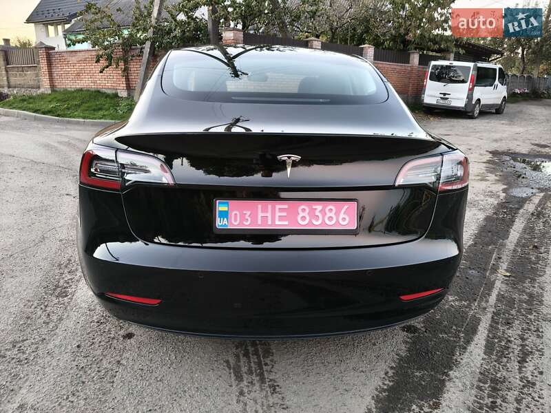 Седан Tesla Model 3 2021 в Луцьку
