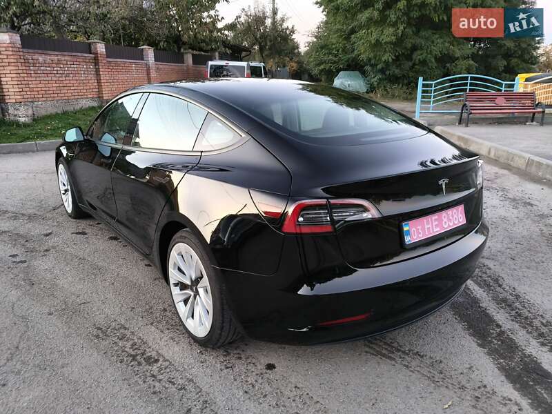 Седан Tesla Model 3 2021 в Луцьку