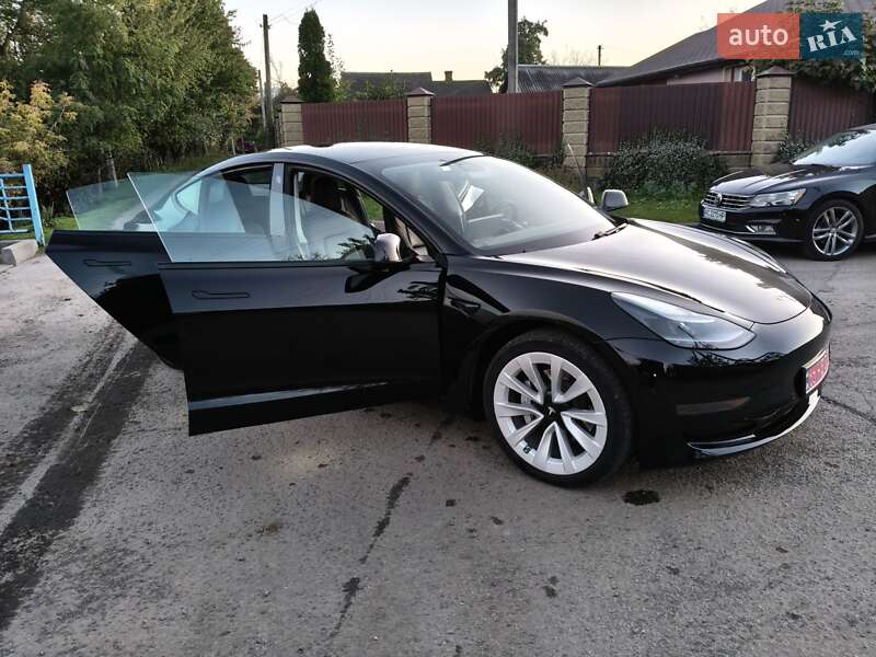 Седан Tesla Model 3 2021 в Луцьку