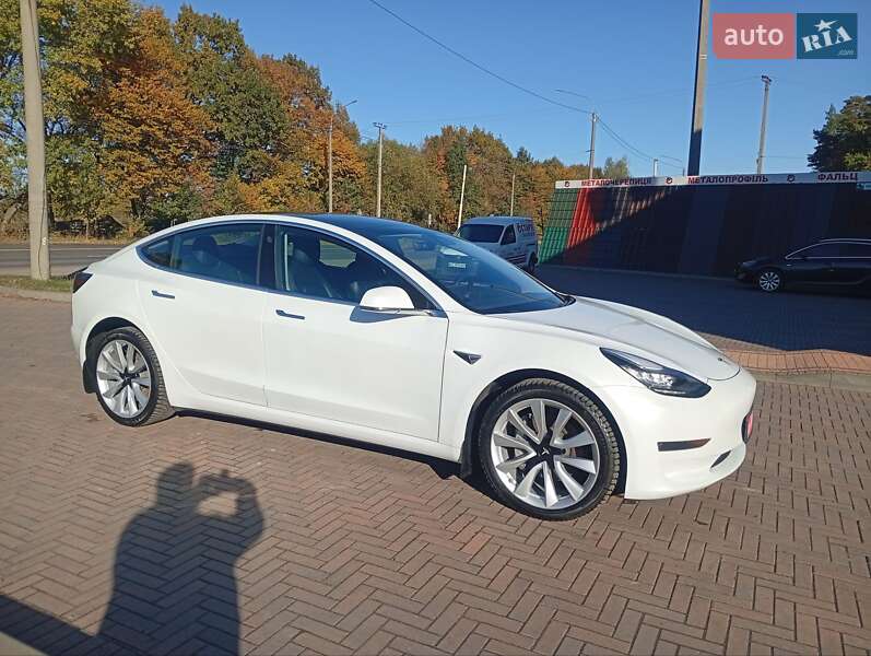 Седан Tesla Model 3 2020 в Луцьку фото 5 Седан Tesla Model 3 2020 в Луцьку