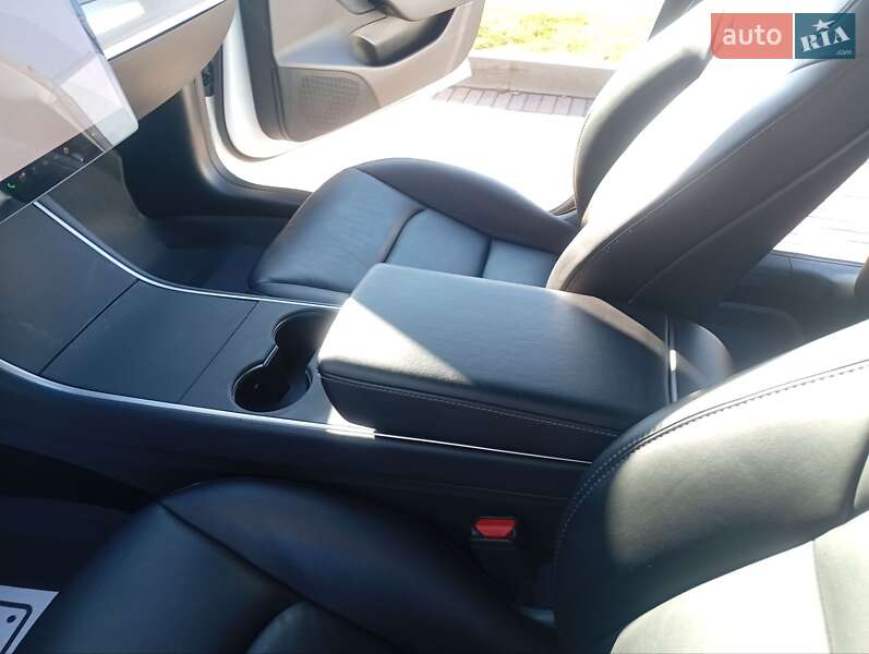 Седан Tesla Model 3 2020 в Луцьку фото 21 Седан Tesla Model 3 2020 в Луцьку