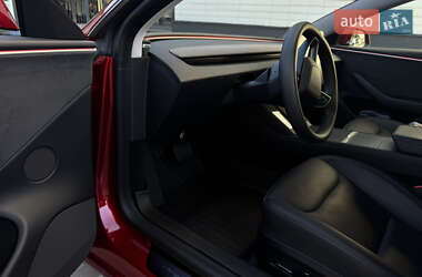 Седан Tesla Model 3 2024 в 