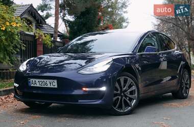 Седан Tesla Model 3 2020 в Киеве