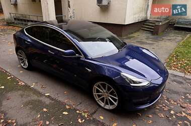 Седан Tesla Model 3 2018 в 