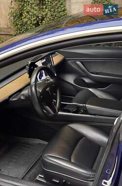 Седан Tesla Model 3 2018 в 