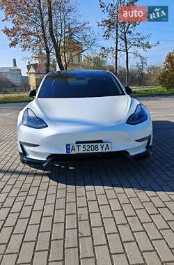 Седан Tesla Model 3 2021 в 