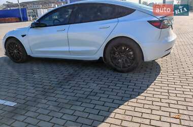 Седан Tesla Model 3 2021 в 