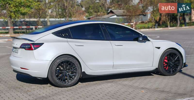 Седан Tesla Model 3 2021 в Коломиї