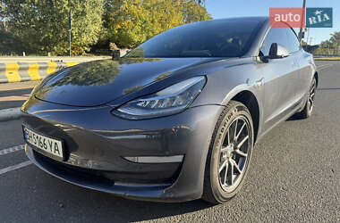 Седан Tesla Model 3 2020 в 