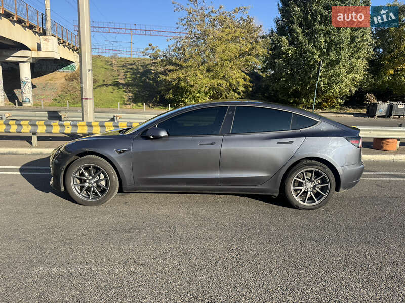 Седан Tesla Model 3 2020 в Одессе