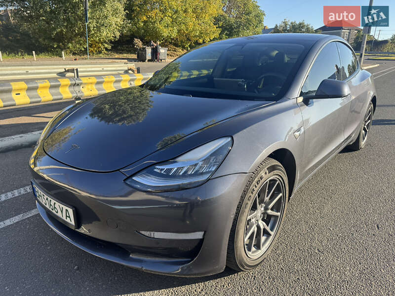 Седан Tesla Model 3 2020 в Одесі