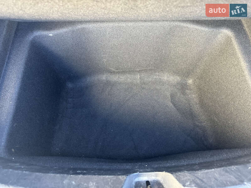 Седан Tesla Model 3 2020 в Одесі