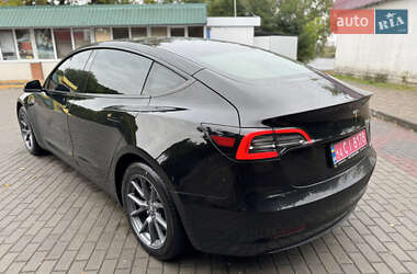 Седан Tesla Model 3 2023 в Черкассах