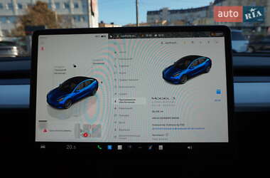 Седан Tesla Model 3 2022 в 