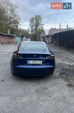 Седан Tesla Model 3 2022 в Полтаві
