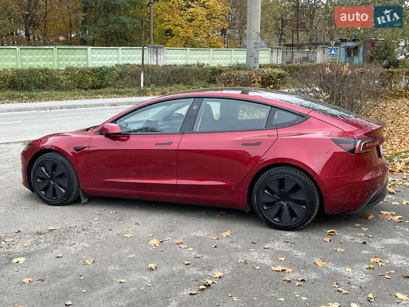 Седан Tesla Model 3 2024 в Новояворовске