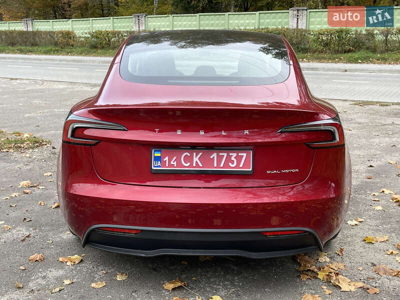 Седан Tesla Model 3 2024 в Новояворовске