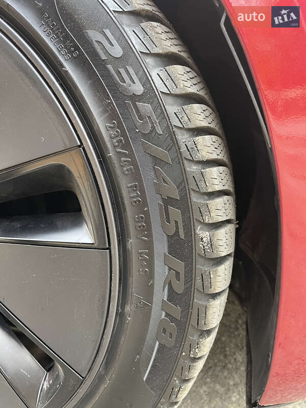 Седан Tesla Model 3 2024 в Новояворовске