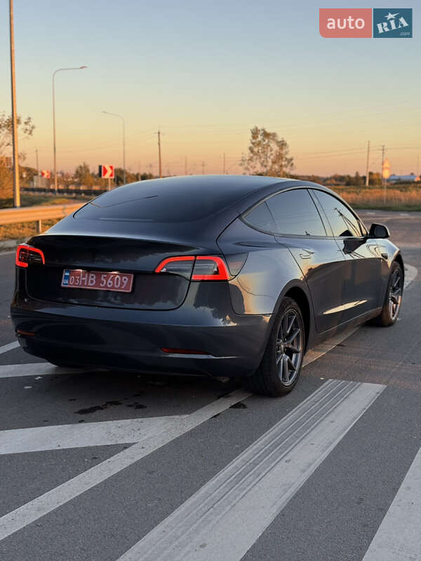 Седан Tesla Model 3 2023 в Луцке фото 10 Седан Tesla Model 3 2023 в Луцке