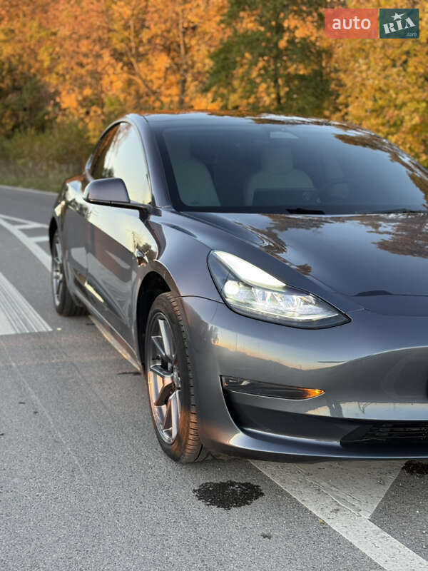 Седан Tesla Model 3 2023 в Луцке фото 12 Седан Tesla Model 3 2023 в Луцке