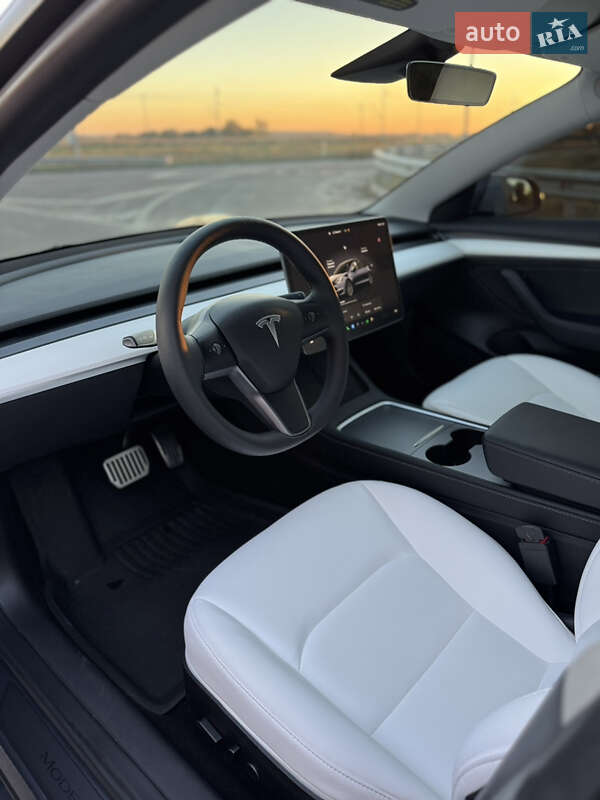 Седан Tesla Model 3 2023 в Луцке фото 21 Седан Tesla Model 3 2023 в Луцке