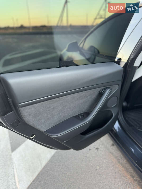 Седан Tesla Model 3 2023 в Луцке фото 23 Седан Tesla Model 3 2023 в Луцке
