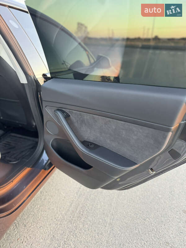 Седан Tesla Model 3 2023 в Луцке фото 27 Седан Tesla Model 3 2023 в Луцке