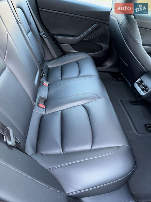 Седан Tesla Model 3 2023 в Киеве фото 23 Седан Tesla Model 3 2023 в Киеве