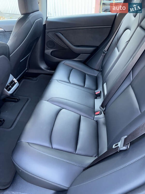 Седан Tesla Model 3 2023 в Киеве фото 33 Седан Tesla Model 3 2023 в Киеве