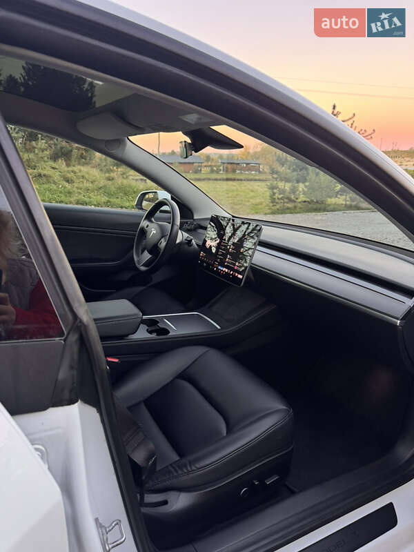 Седан Tesla Model 3 2020 в Львове фото 20 Седан Tesla Model 3 2020 в Львове