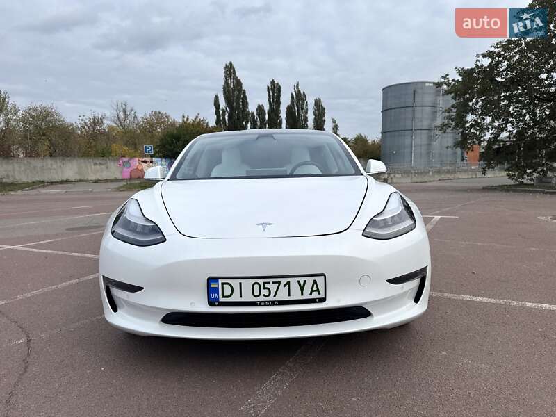 Tesla Model 3 2019