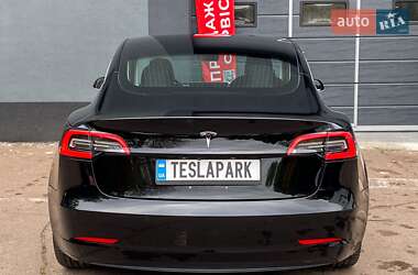 Седан Tesla Model 3 2018 в 
