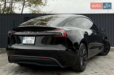 Седан Tesla Model 3 2024 в 