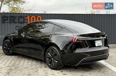 Седан Tesla Model 3 2024 в 