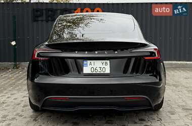 Седан Tesla Model 3 2024 в 