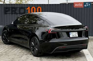 Седан Tesla Model 3 2024 в 