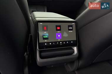 Седан Tesla Model 3 2024 в 