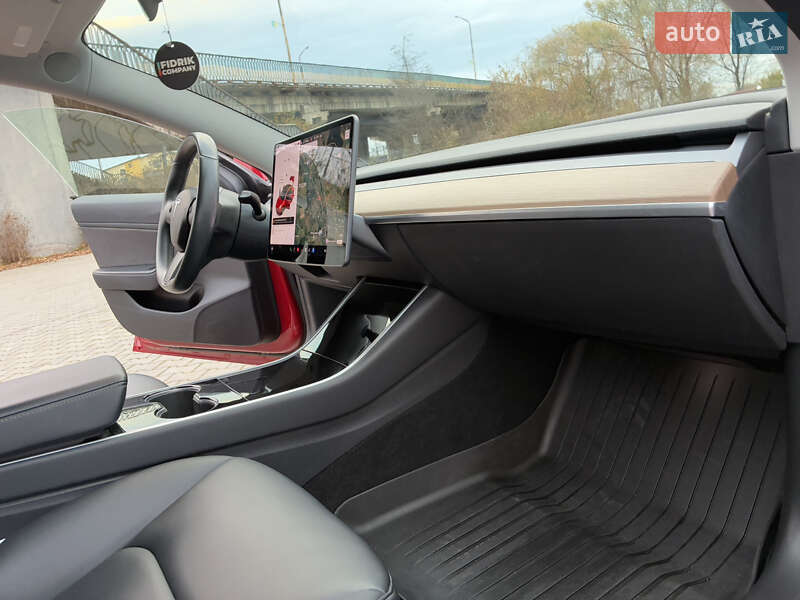 Седан Tesla Model 3 2018 в Дрогобыче фото 66 Седан Tesla Model 3 2018 в Дрогобыче