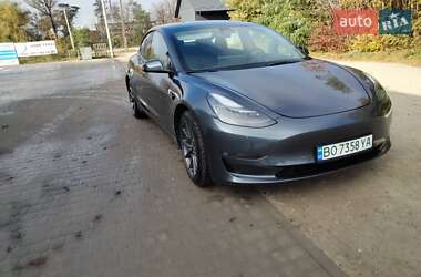 Седан Tesla Model 3 2023 в 