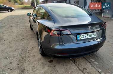 Седан Tesla Model 3 2023 в 