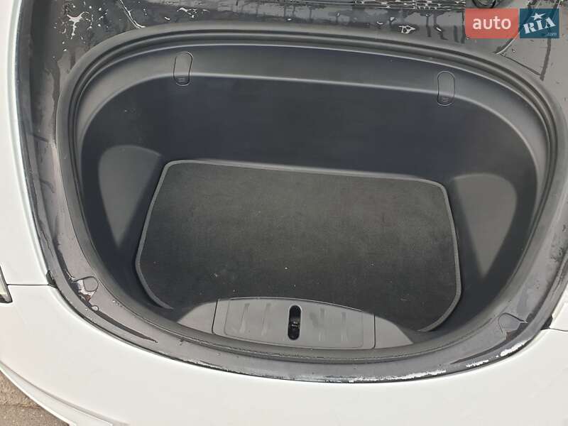 Седан Tesla Model 3 2018 в Киеве фото 12 Седан Tesla Model 3 2018 в Киеве