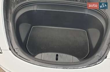 Седан Tesla Model 3 2018 в  фото 12 Седан Tesla Model 3 2018 в